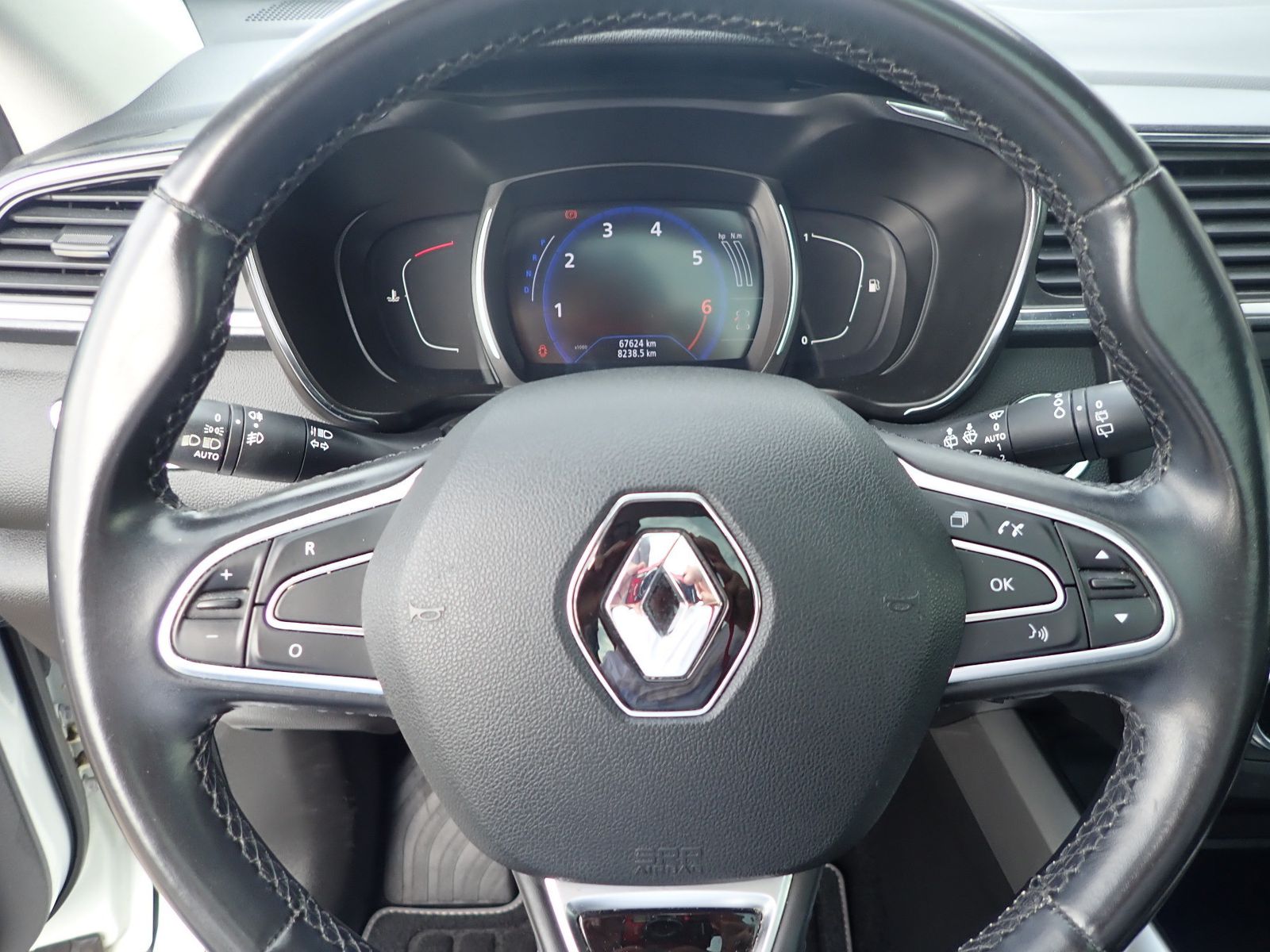 Fahrzeugabbildung Renault Kadjar TCe 160 EDC LIMITED/AUTOMATIK/SHZ/NAVI