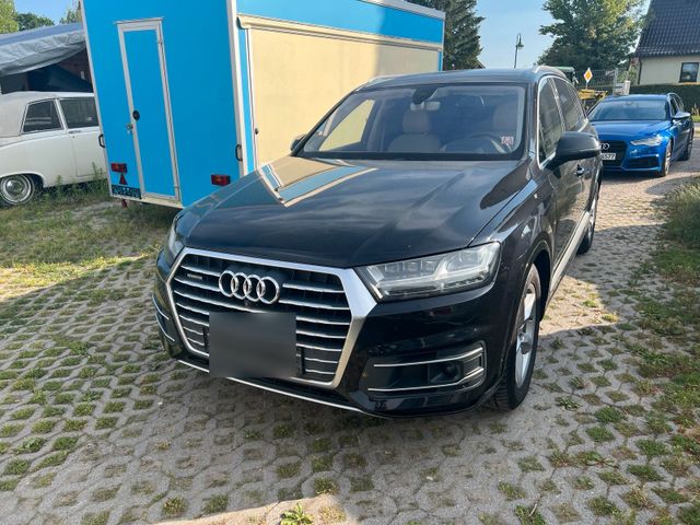 Audi 17 000 fest Preis Audi Q7  MOTOR SPRING AN...