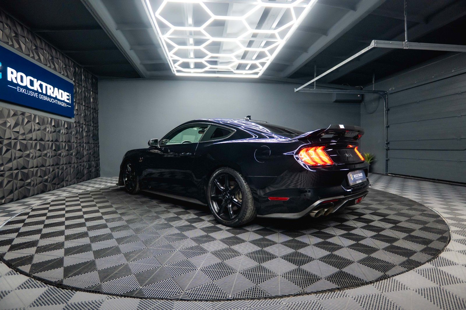 Fahrzeugabbildung Ford Mustang Shelby GT 500 5.0 V8 Performance PREMIUM