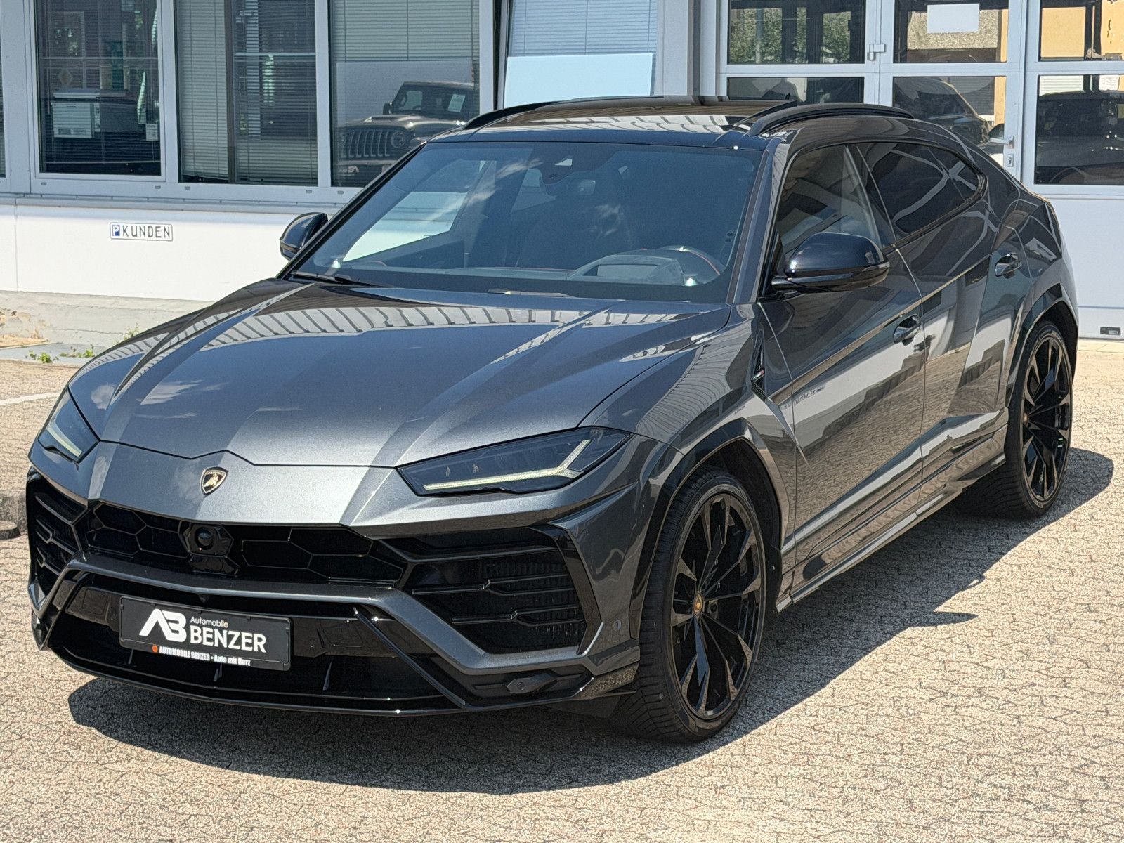 Fahrzeugabbildung Lamborghini Urus/PANO/23ZOLL/B&O-3D/360KAM/HEAD-UP
