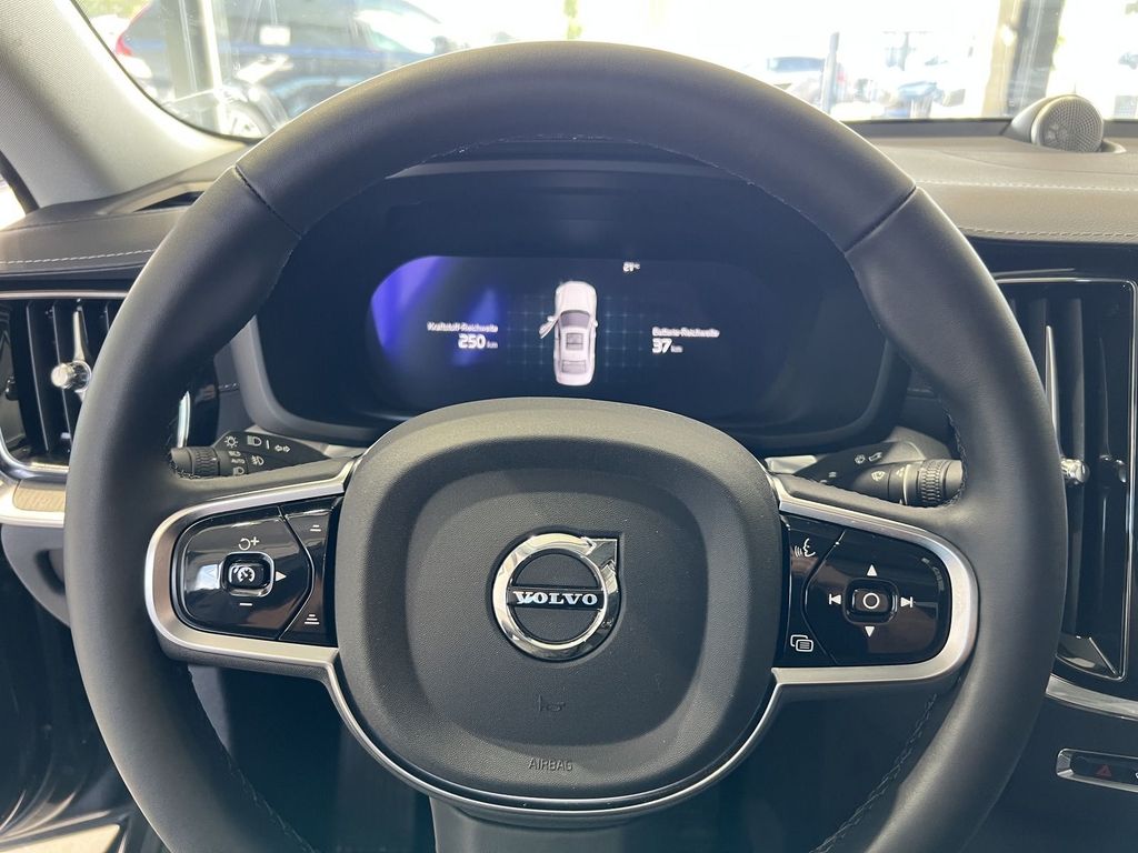 Volvo S60 T8 Ultimate Dark Recharge AWD Massage B&W