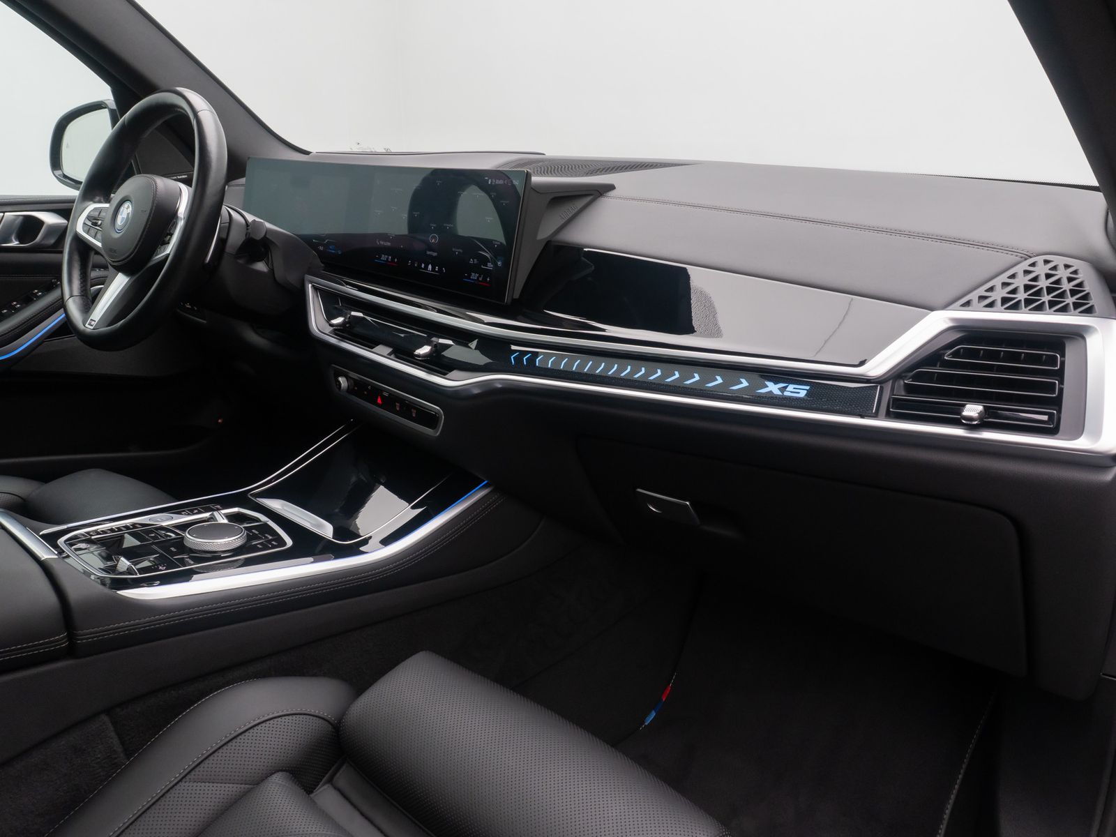 Fahrzeugabbildung BMW X5 xD50e M Sport Panorama 360&deg;HUD DAB H/K 22Zoll