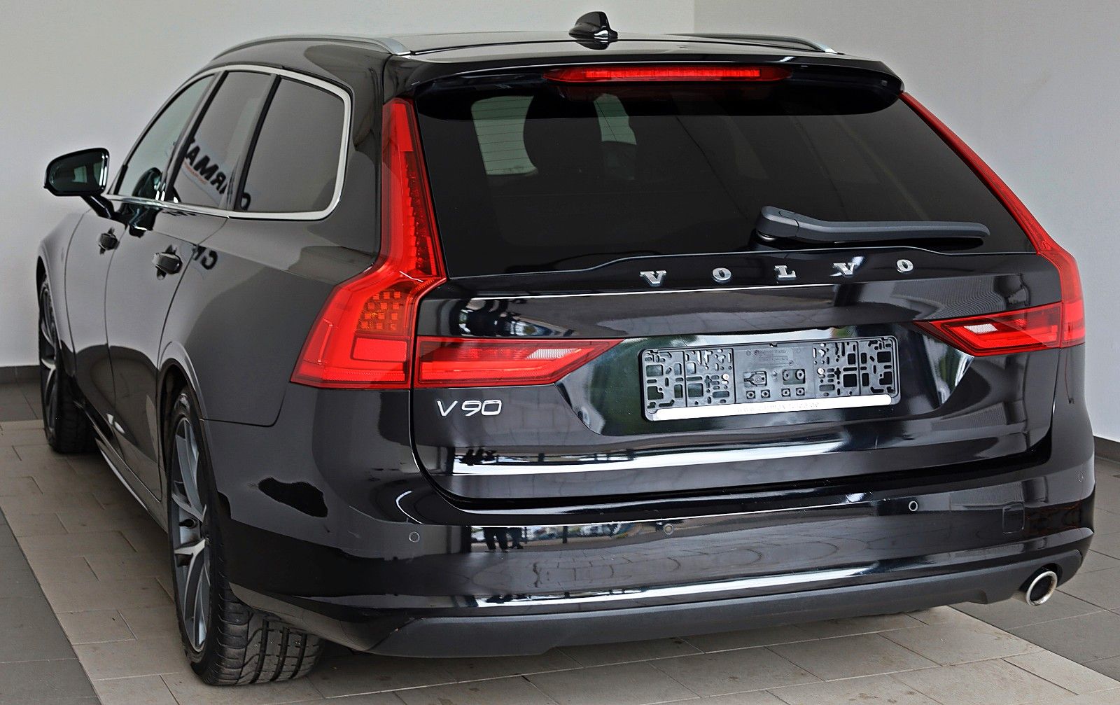 Fahrzeugabbildung Volvo V90 Momentum Pro,Leder,Navi,LED,SH,Kamera,SD,ACC