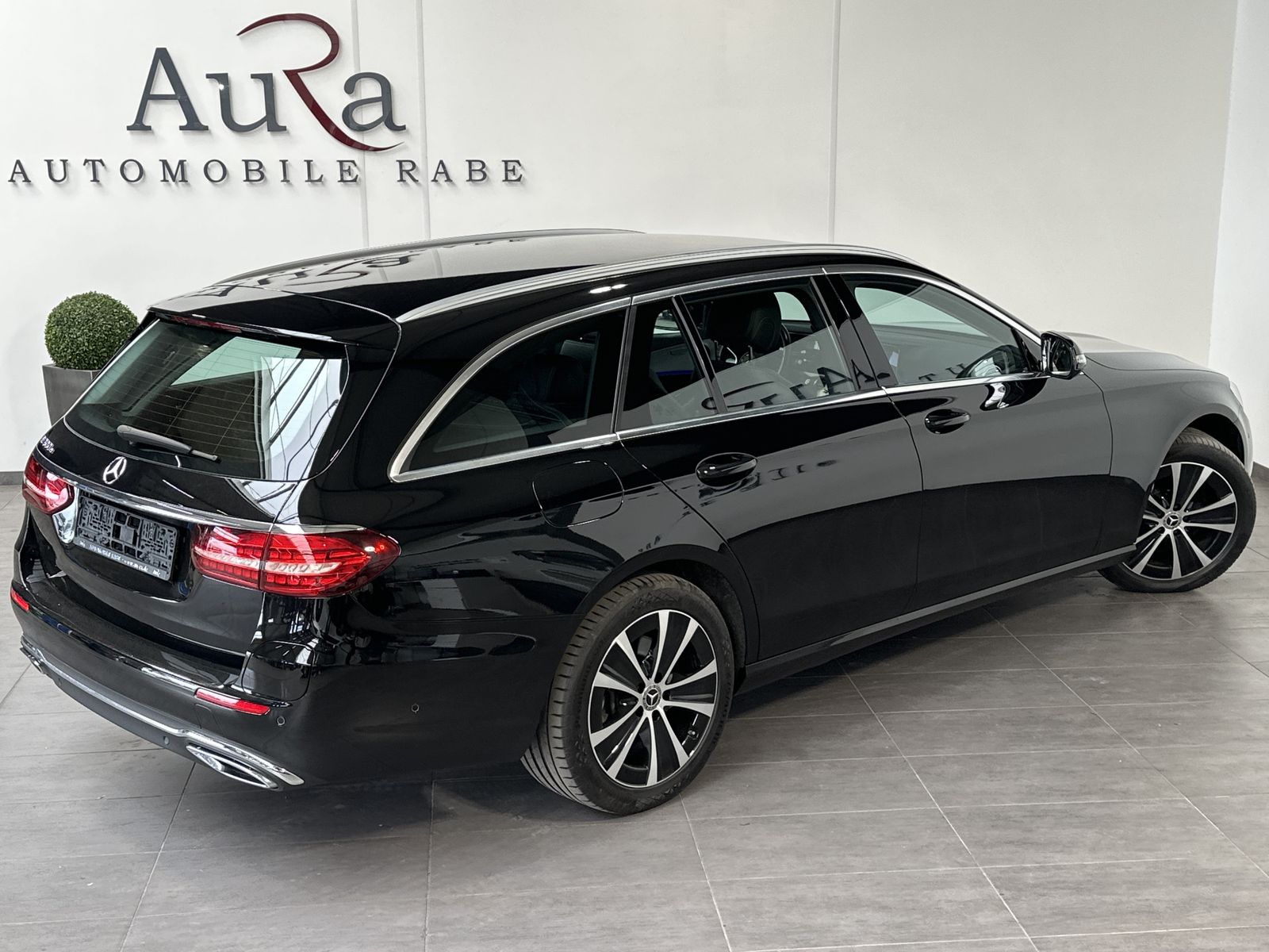 Fahrzeugabbildung Mercedes-Benz E 300e T Avantgarde NAV+LED+KAMERA+SHZ+VCOCKPIT