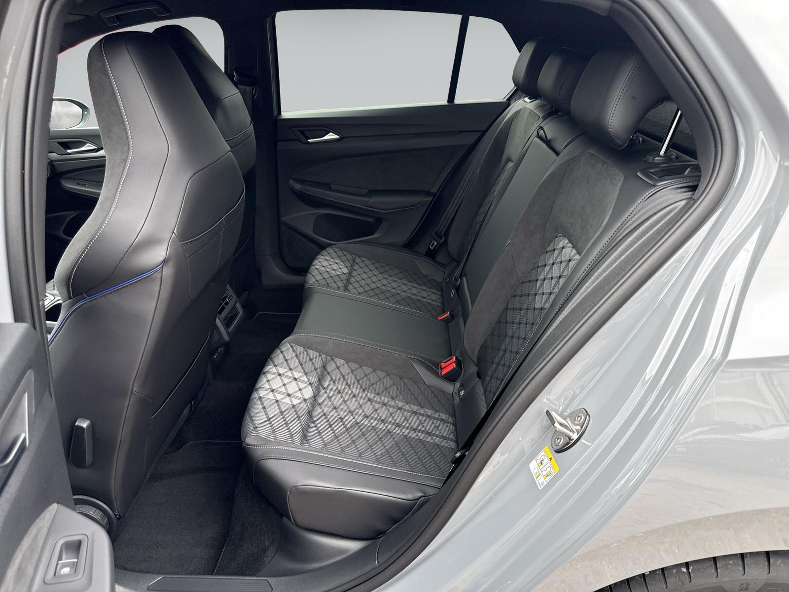 Volkswagen Golf 1.5 eTSI DSG R-Line AHK Matrix Black Style, миниатюра 27