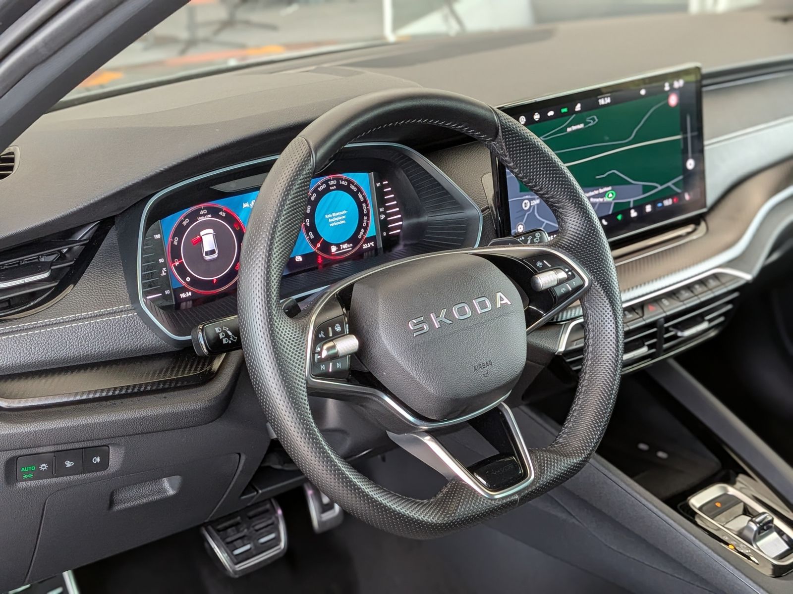 Fahrzeugabbildung SKODA Octavia 2.0 TDI Sportline Matrix Canton Pano ACC
