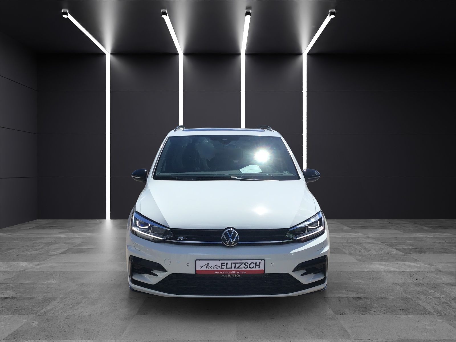 Fahrzeugabbildung Volkswagen Touran TSI R-Line Highline DSG LED ACC 18" AHK S