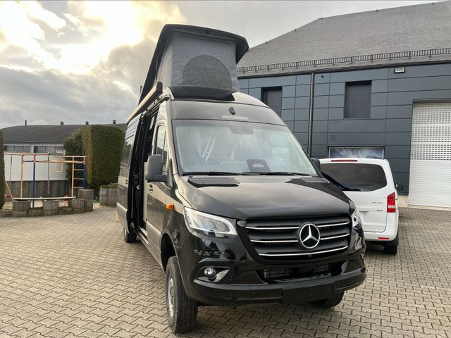 HYMER / ERIBA / HYMERCAR Grand Canyon S 700 Allrad Fzg. steht auf dem Hof