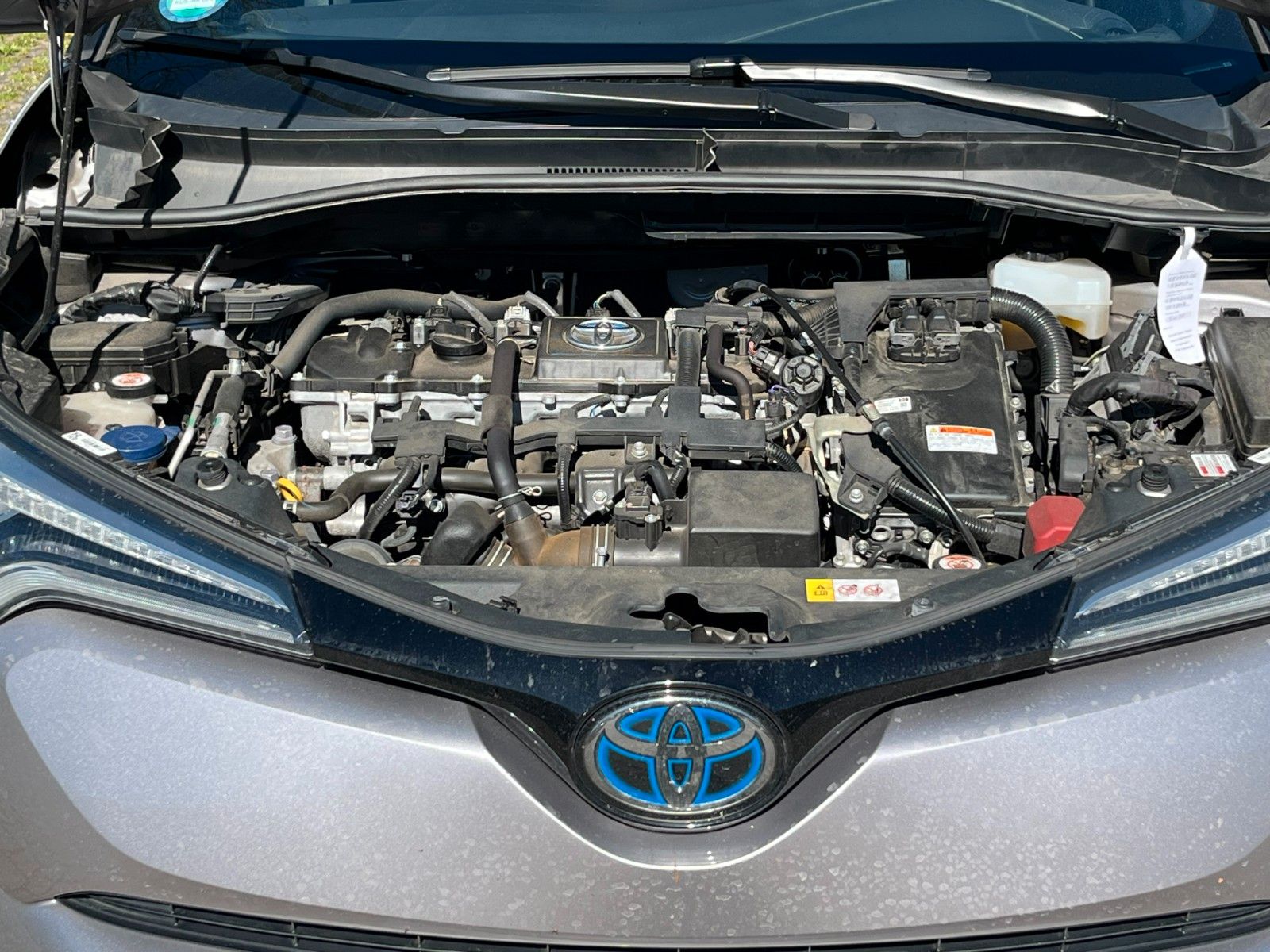 Fahrzeugabbildung Toyota C-HR Hybrid 1,8 Club Automatik inkl. AHK