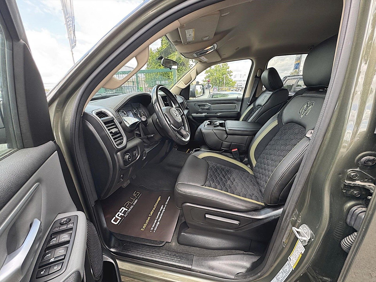 Fahrzeugabbildung Dodge RAM 5.7 V8 HEMI NightEdition Offroad 4x4 eTorque