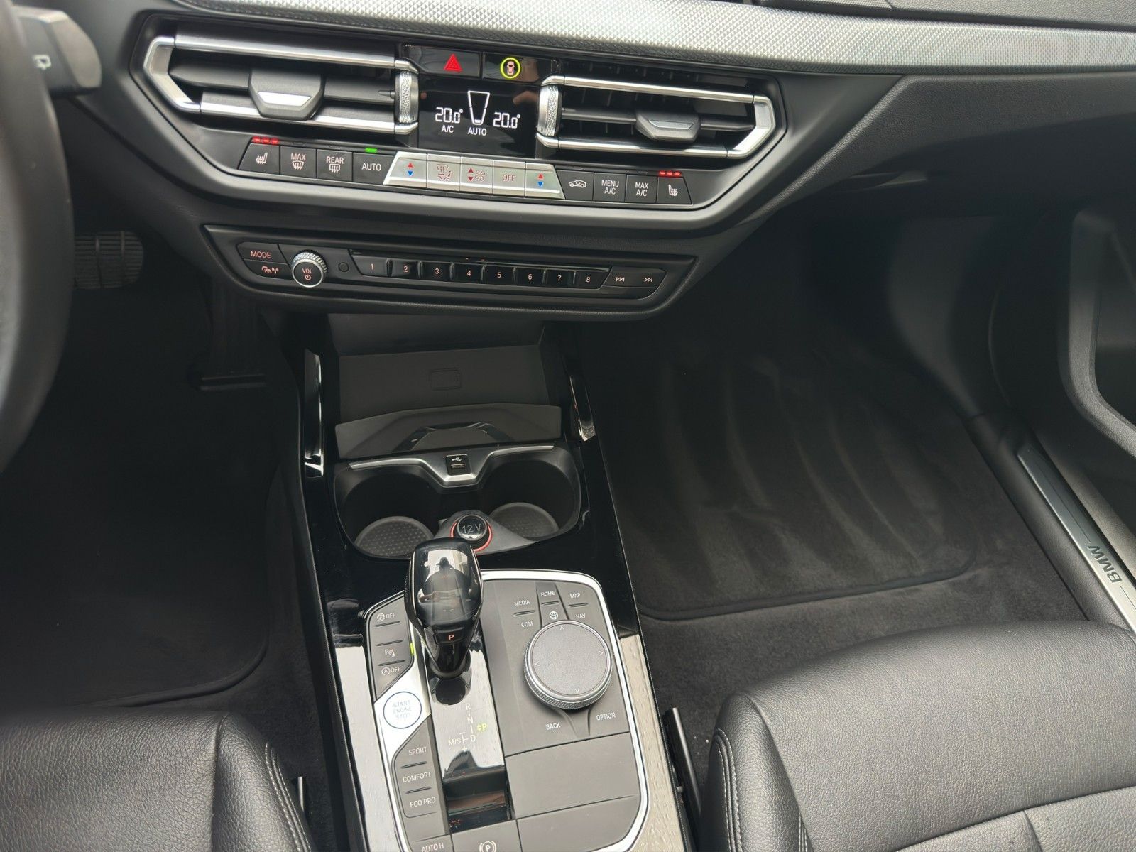 BMW 118d Adv. AUT. LC.PRO HUD PANO LEDER AHK KAMERA foto 19