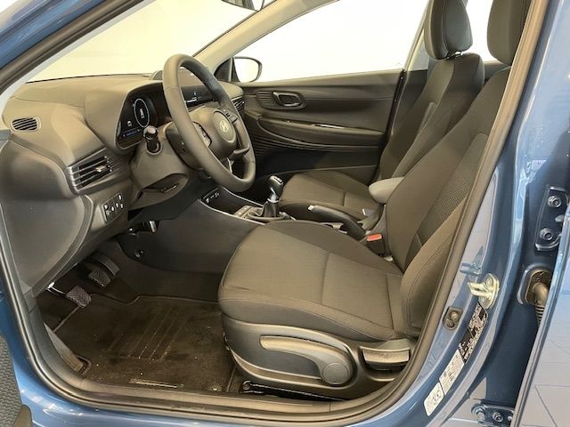 Fahrzeugabbildung Hyundai i20 Trend VerkehrszeichenERK Kamera Navi DAB