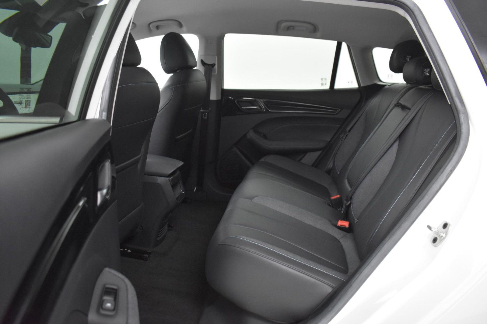MG MG5 MAX 61 KWH Luxury >NAVI+LED+SHZ+DAB+ACC+360° - Image 19
