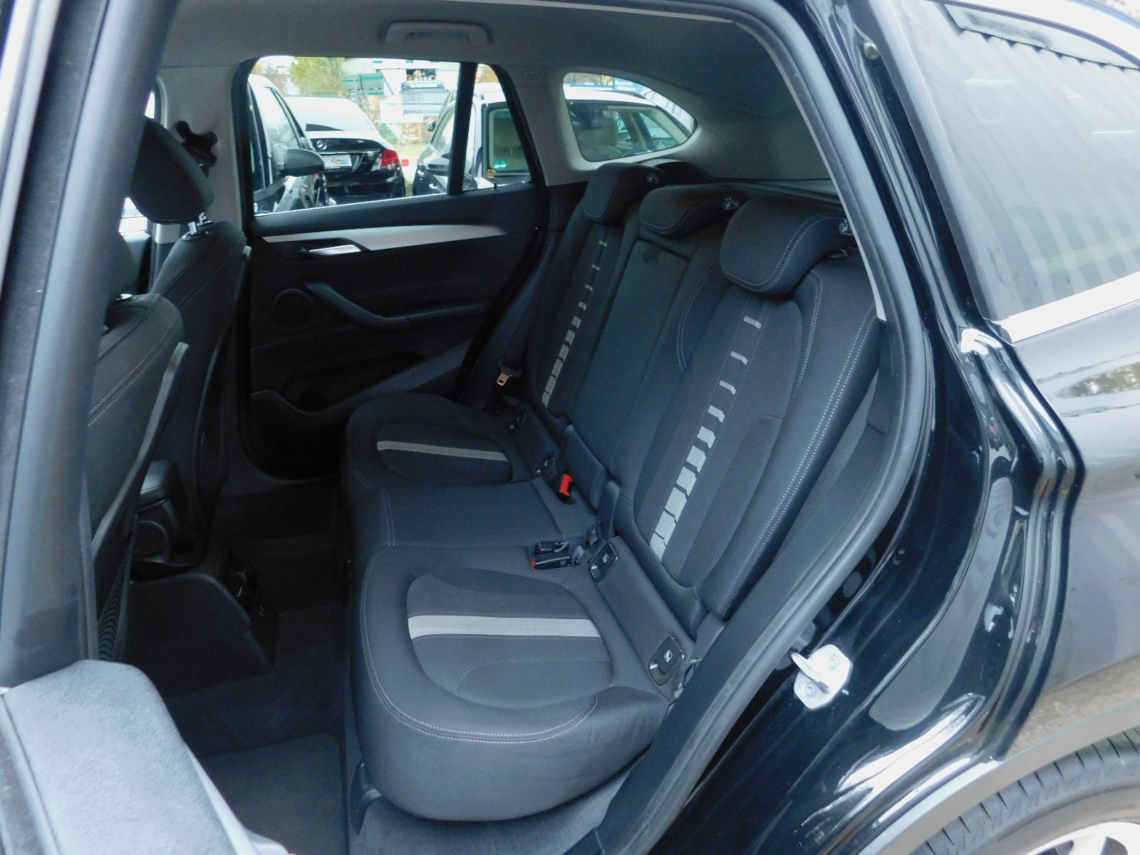 BMW X1 sDrive18d  Head-up Disply LED Navi Kamera AHK foto 16