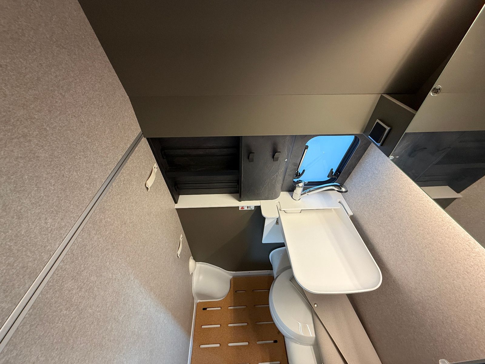 Fahrzeugabbildung HYMER / ERIBA / HYMERCAR Grand Canyon S - MB 600 SD- 4x4- 9.706€ sparen!