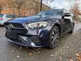 Mercedes-Benz E 300 de t AMG-PANO-LUFT-LED- - Hybrid (Diesel/Elektro): Blau