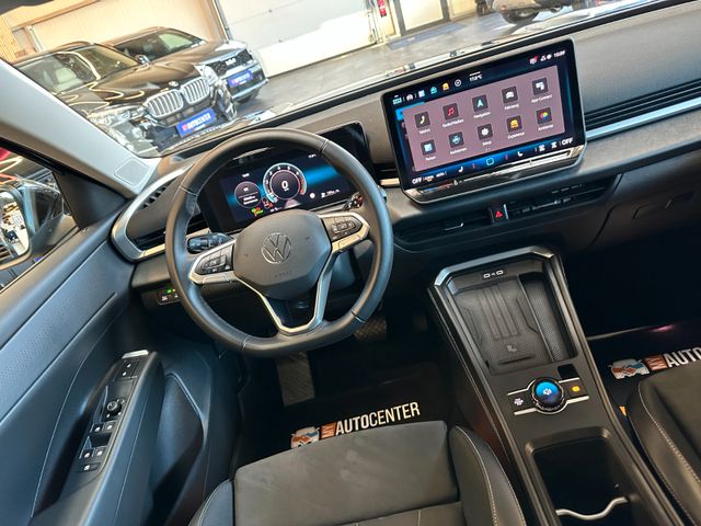 Volkswagen T-Roc *KEYLESS*MASSAGE*LENKRADHZ*ACC*CARPLAY*