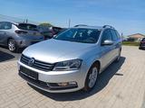 Volkswagen Passat Variant Trendline - Volkswagen Passat Variant aus 2012