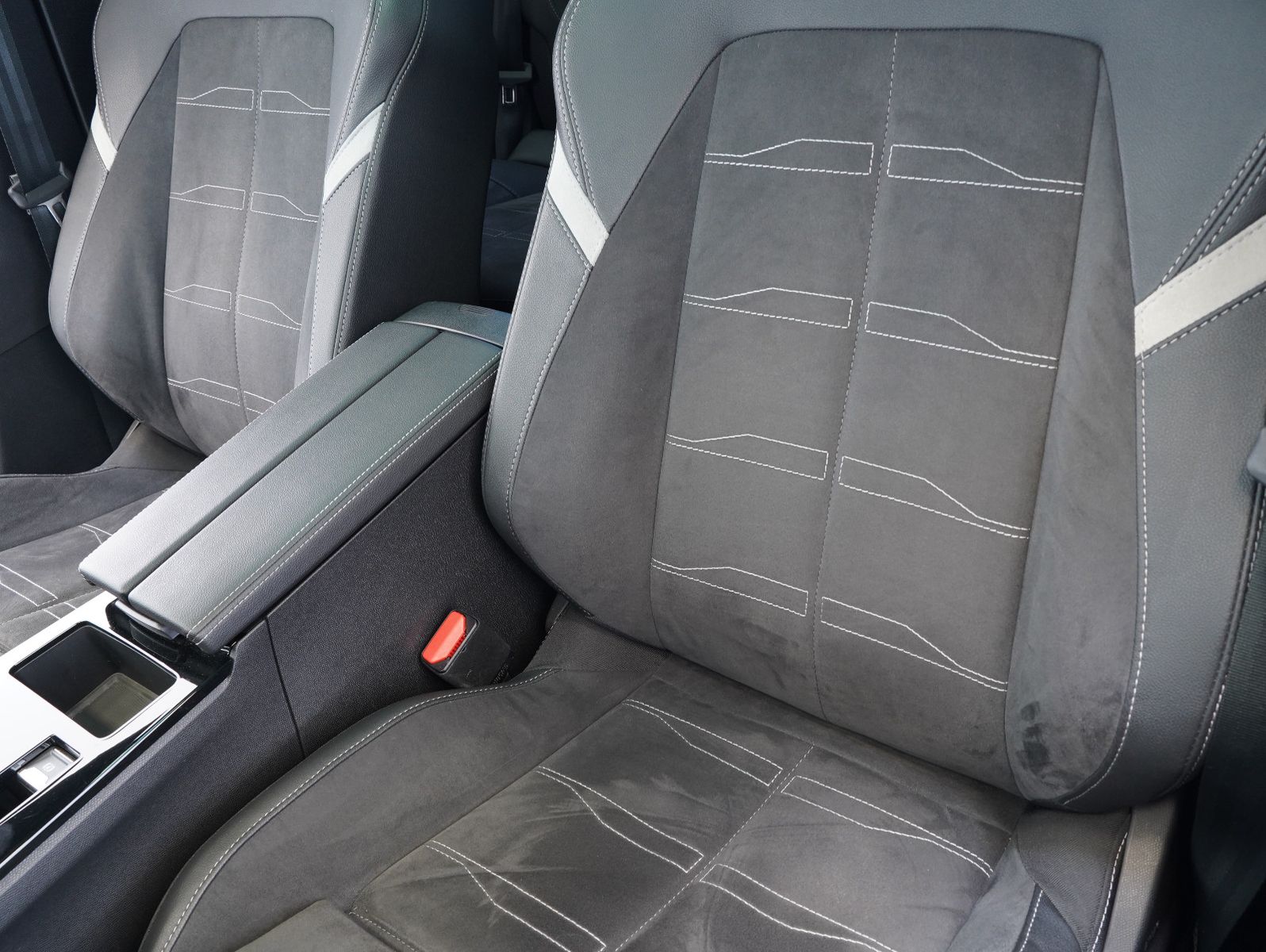 Fahrzeugabbildung Opel Astra L 1.5 D Sports Tourer GS Line PANO