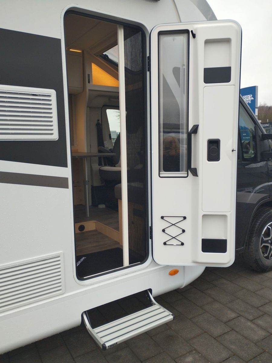 Fahrzeugabbildung Sunlight Adventure T 67S Automatik, Dörr Edition, TV