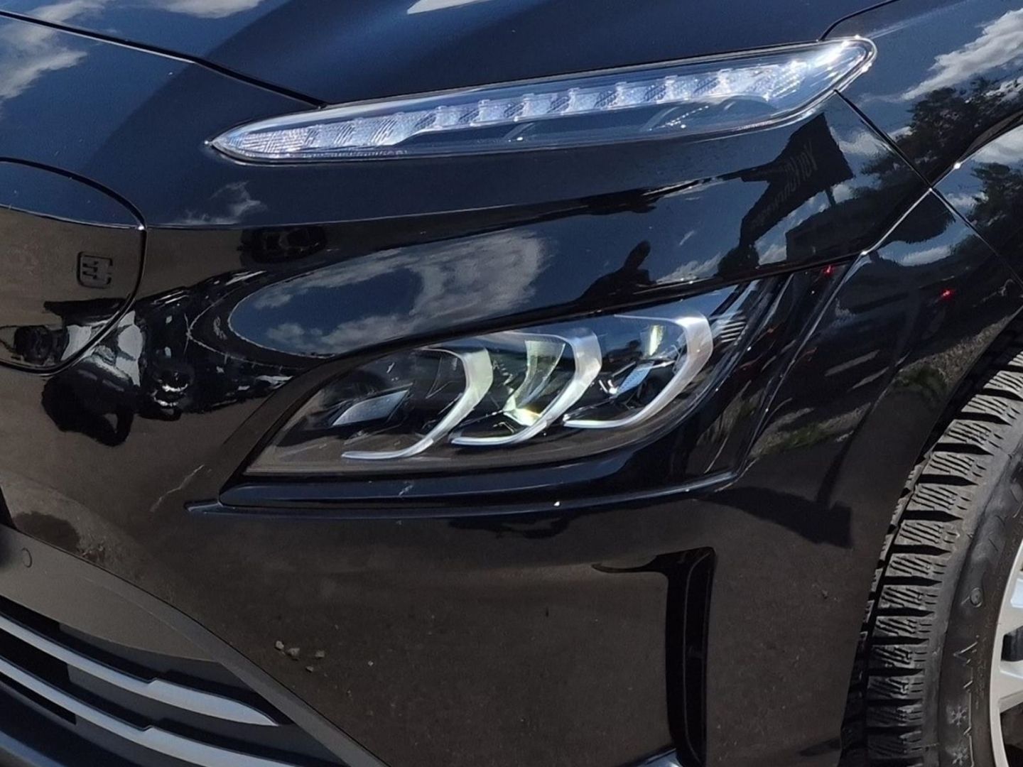 Fahrzeugabbildung Hyundai KONA Trend Elektro 2WD El. Panodach LED ACC Appl