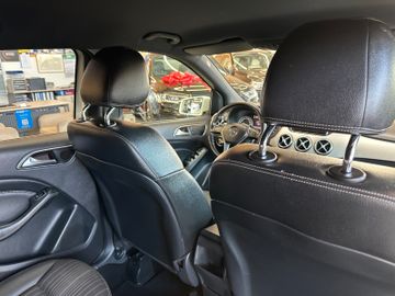 Mercedes-Benz B 180 *KLIMA*SZHZ*LEDER*NAV*PDC*SPUR*TOTWINKEL