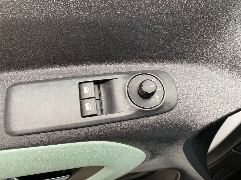 Fahrzeugabbildung Citroën Berlingo M PureTech 110 LIVE *Einparkhilfe*