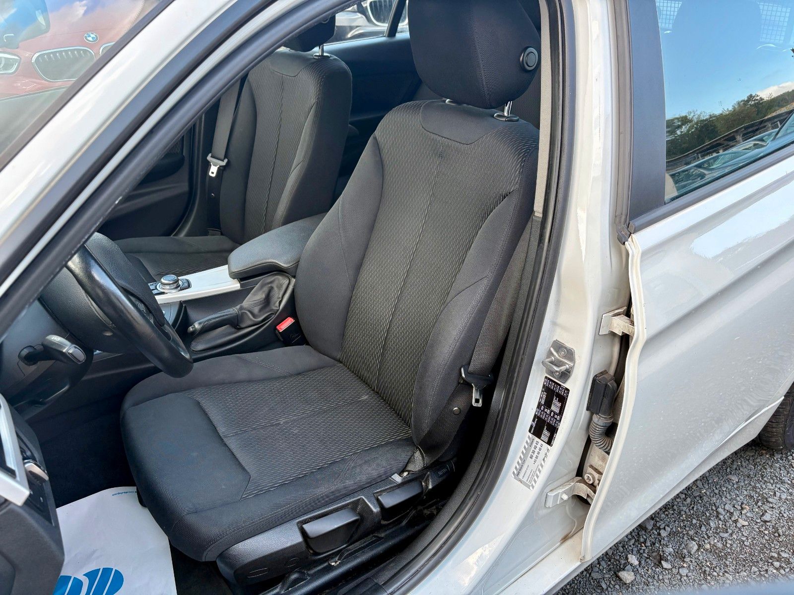 Fahrzeugabbildung BMW 320d Tour. Navi PDC 18"LMR 1.HAND Klimaautomatik