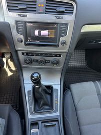 Volkswagen Golf - 10