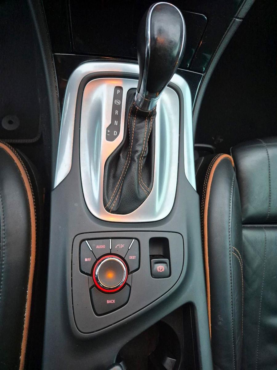 Opel Insignia 2012 — photo 9