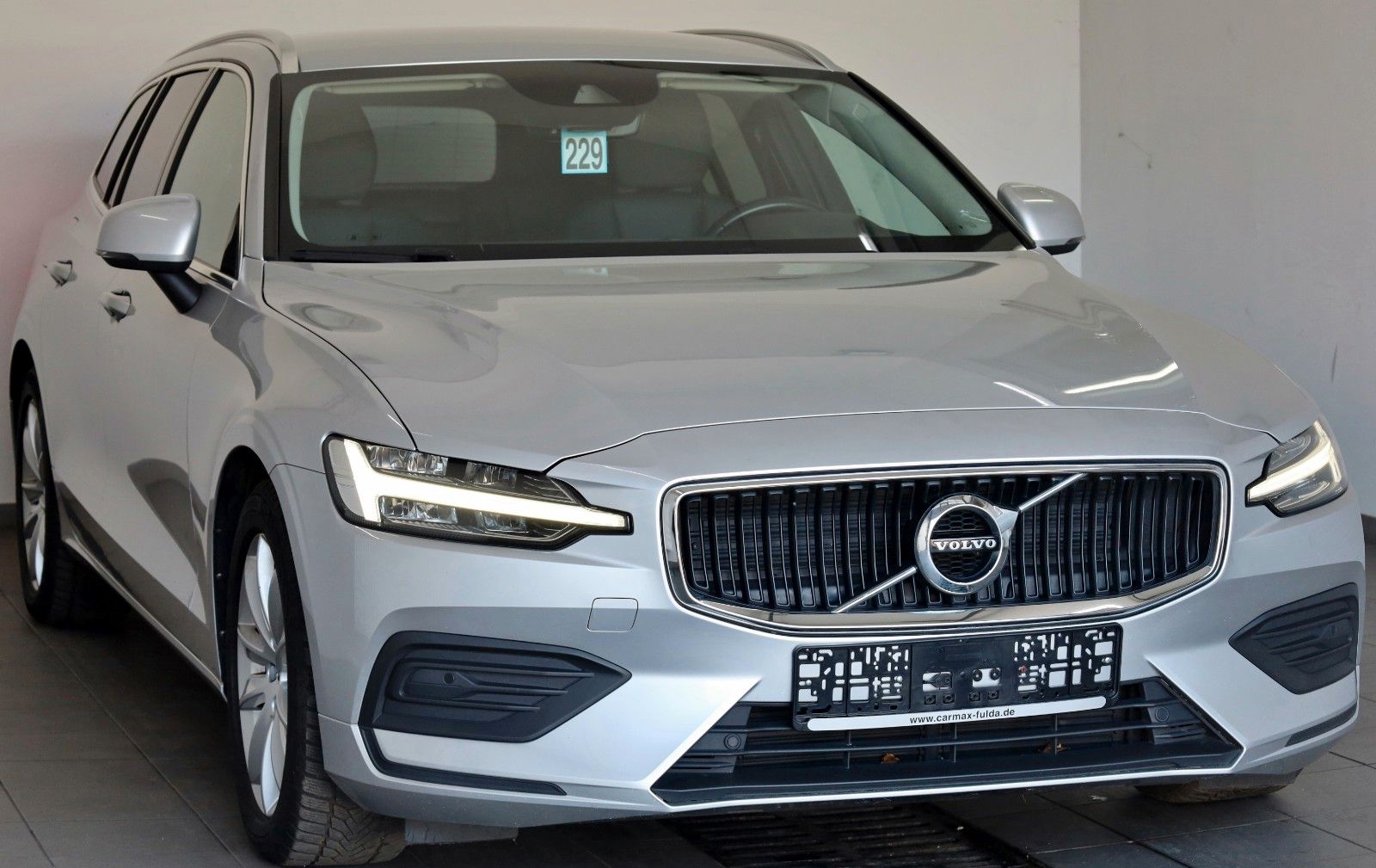 Fahrzeugabbildung Volvo V60 Momentum Pro,Leder,Navi,SH,Kamera,LED,AHK el