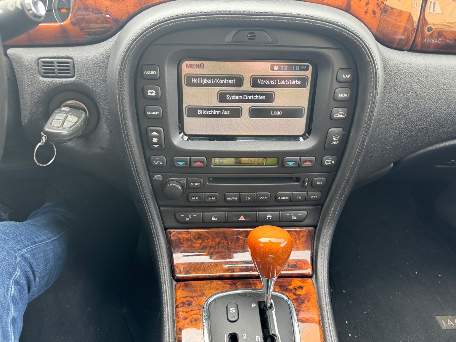 Fahrzeugabbildung Jaguar S-Type 2.7 V6 Diesel Executive Leder+Xenon+Navi