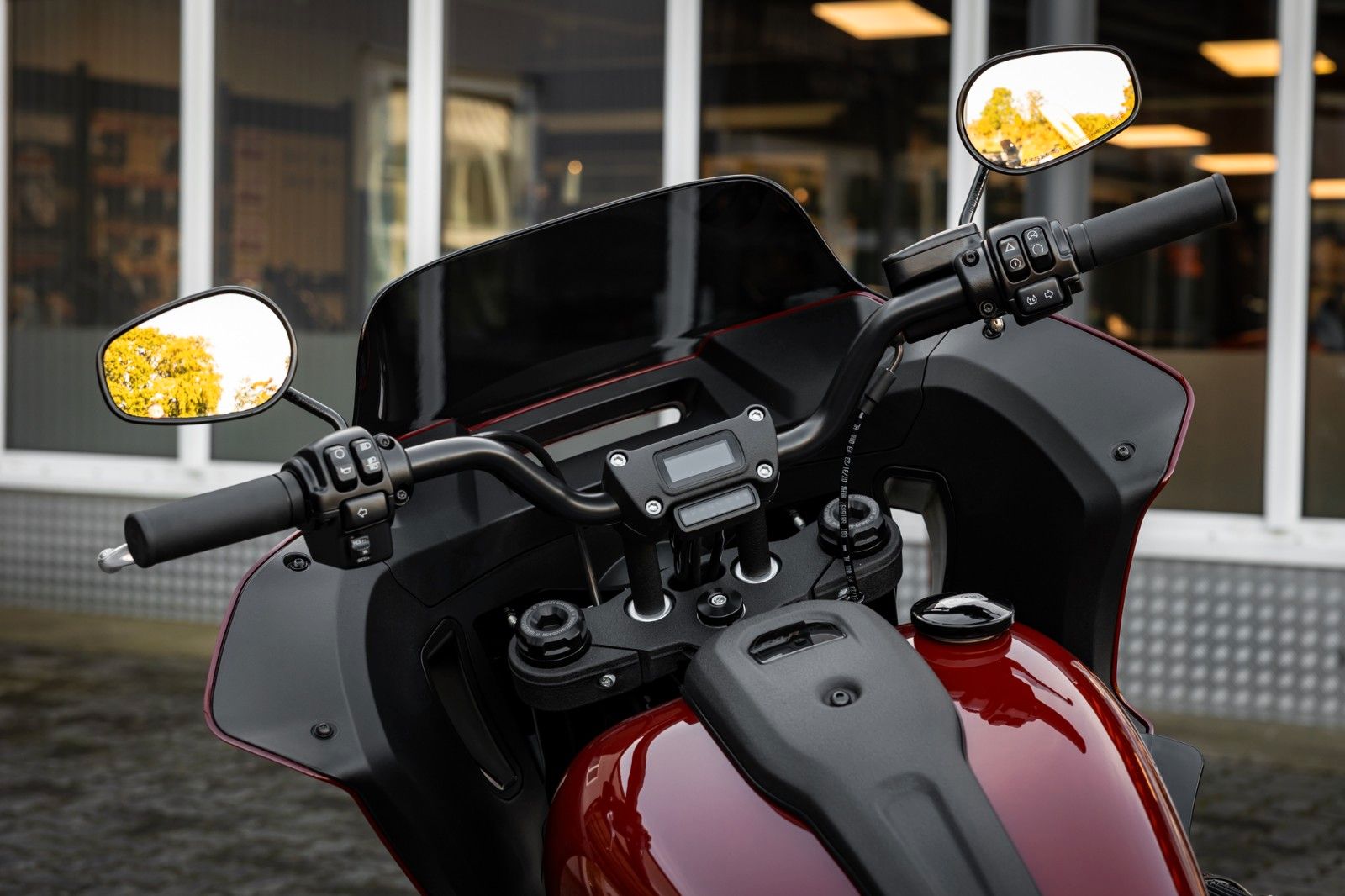 Fahrzeugabbildung Harley-Davidson FXLRST LOW RIDER ST 117 -SOFORT VERFÜGBAR