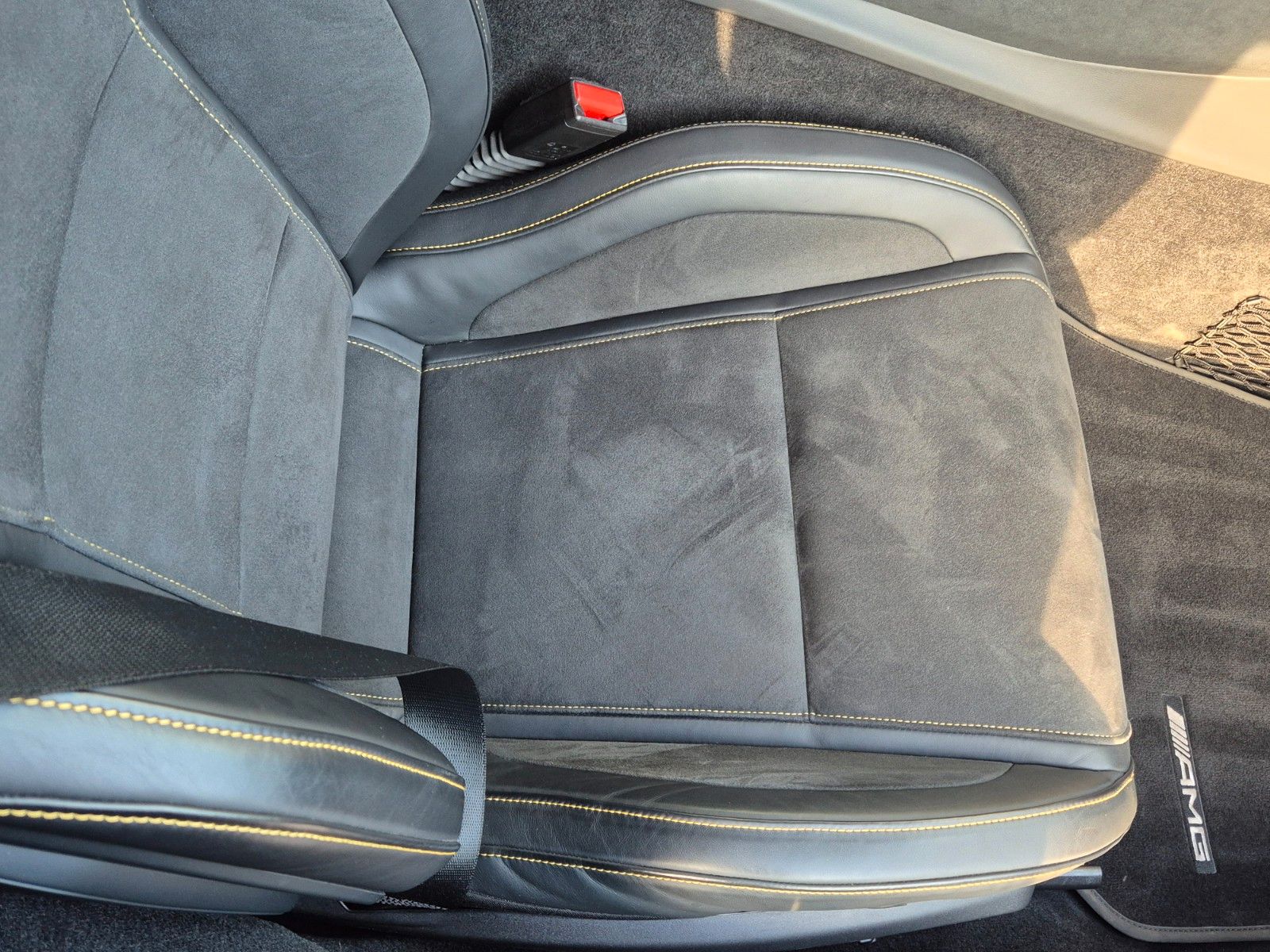 Fahrzeugabbildung Mercedes-Benz AMG GT R Designo Magno/Carbon/Burmester/1A