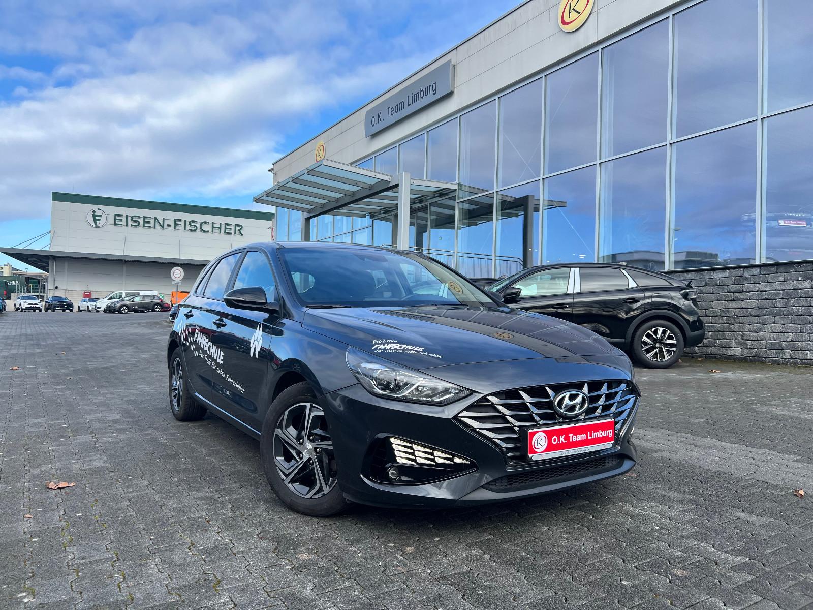 Hyundai Edition30+*Fahrschulwagen*SHZ*LHZ*NAVI*PDC+CAM*