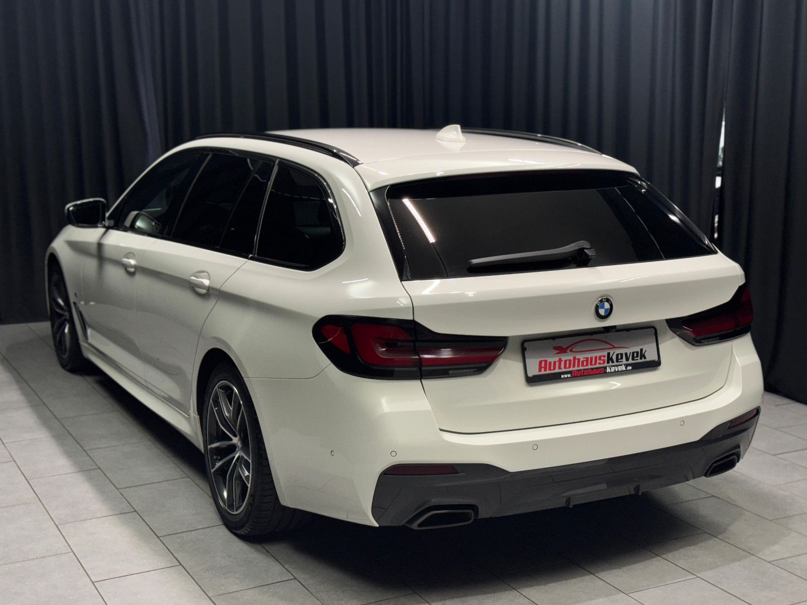 Fahrzeugabbildung BMW 530 d xDrive M Sport|360°|LASER|HUD|