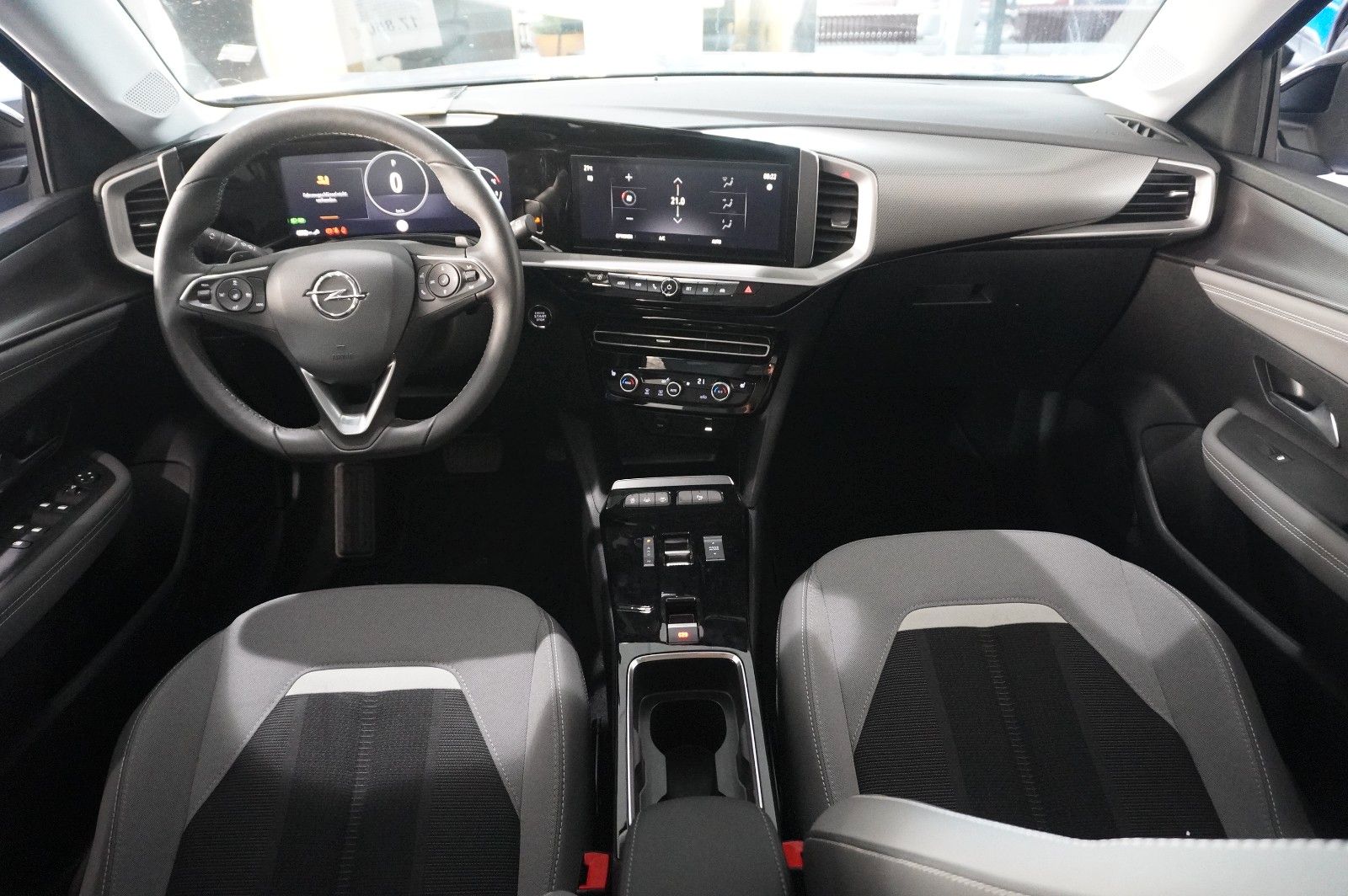 Fahrzeugabbildung Opel Mokka 1.2T ELEGANCE NAVI/LED/KAMERA/SH/SPORT/DAB
