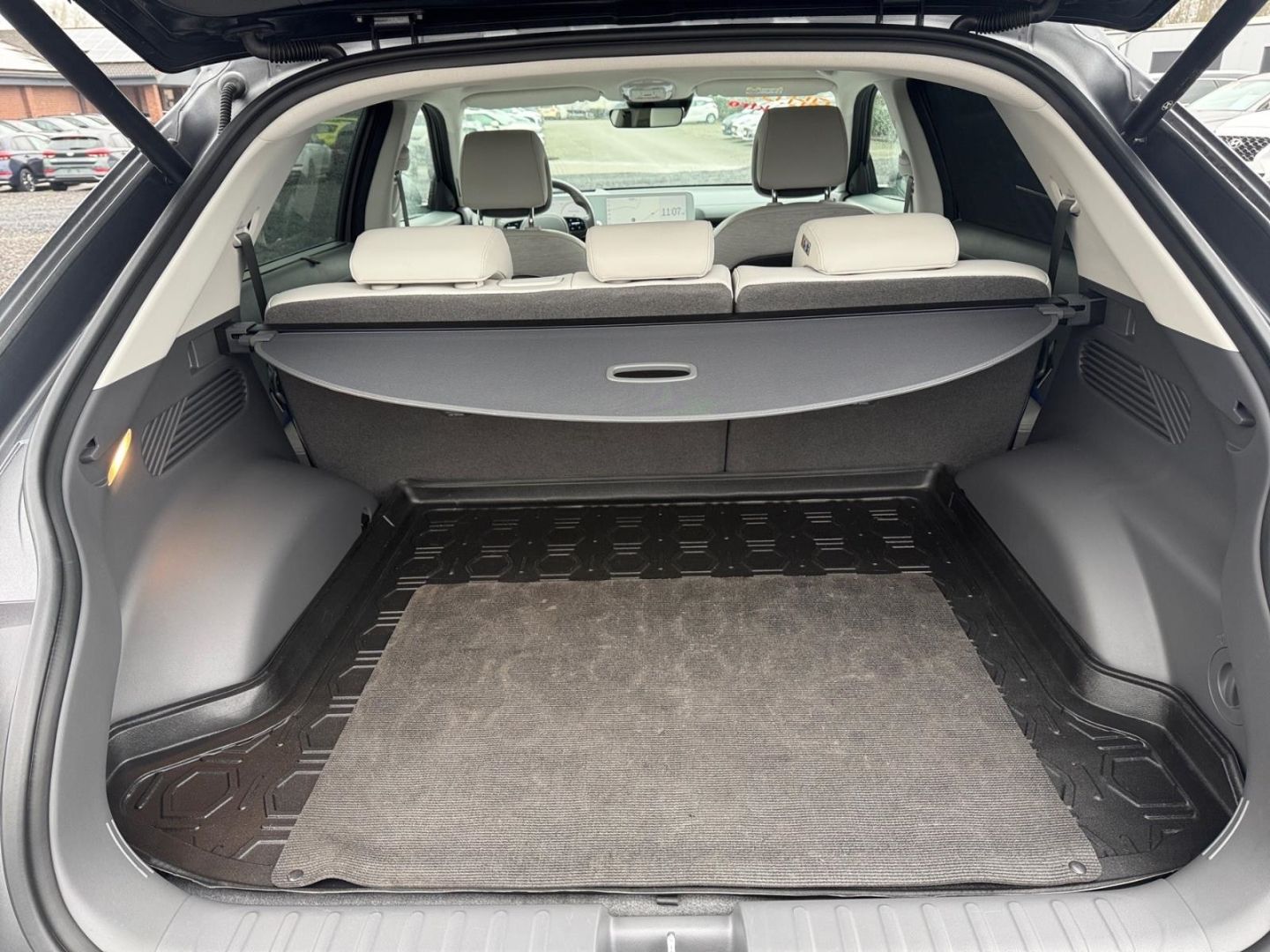 Fahrzeugabbildung Hyundai IONIQ 5 Uniq 4WD 72,6kWh Navi Standheizung Klima