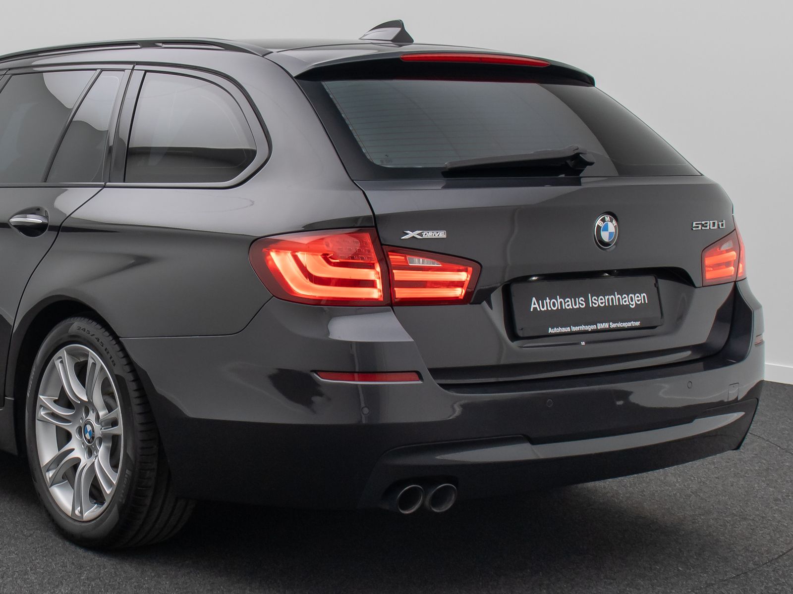 Fahrzeugabbildung BMW 530d xD M Sport Kamera HUD NaviPro Panorama HiFi