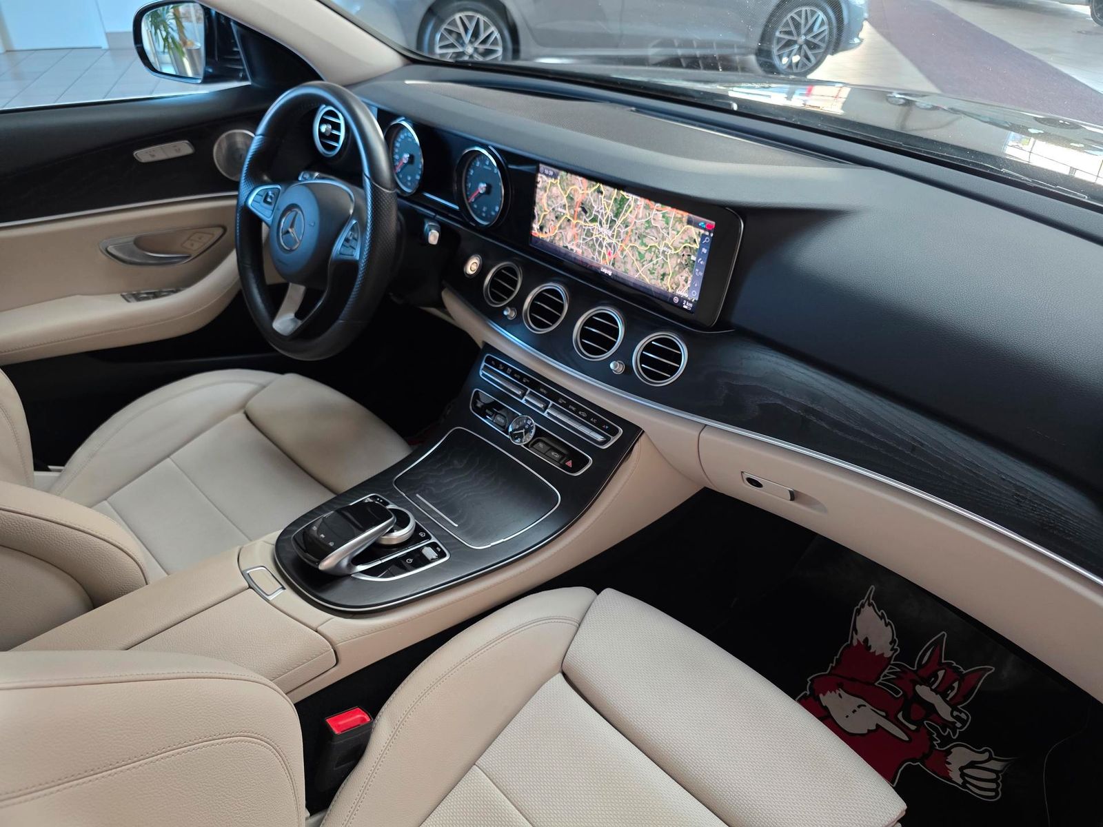 Fahrzeugabbildung Mercedes-Benz E200 Lim. AMG/Burmester/Airmatic/HuD/Multibeam