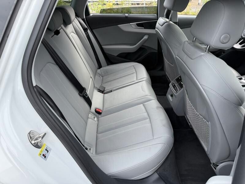 Audi A4 40 TDI S tronic S line Avant foto 7