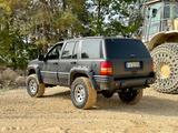 Jeep Grand Cherokee Limited 5.2 Auto Limited - Jeep Grand Cherokee: 2.5