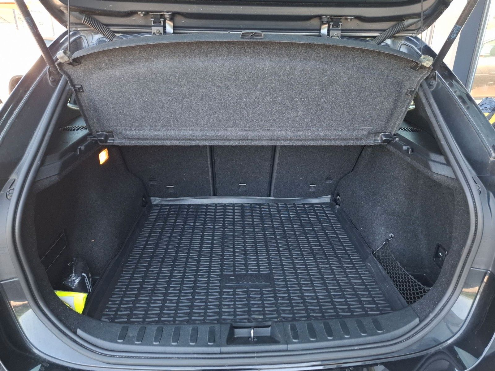Fahrzeugabbildung BMW X1 18d xDrive ! M-Paket ! AHK !