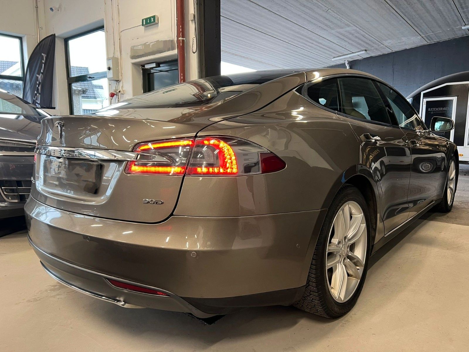 TESLA Model S