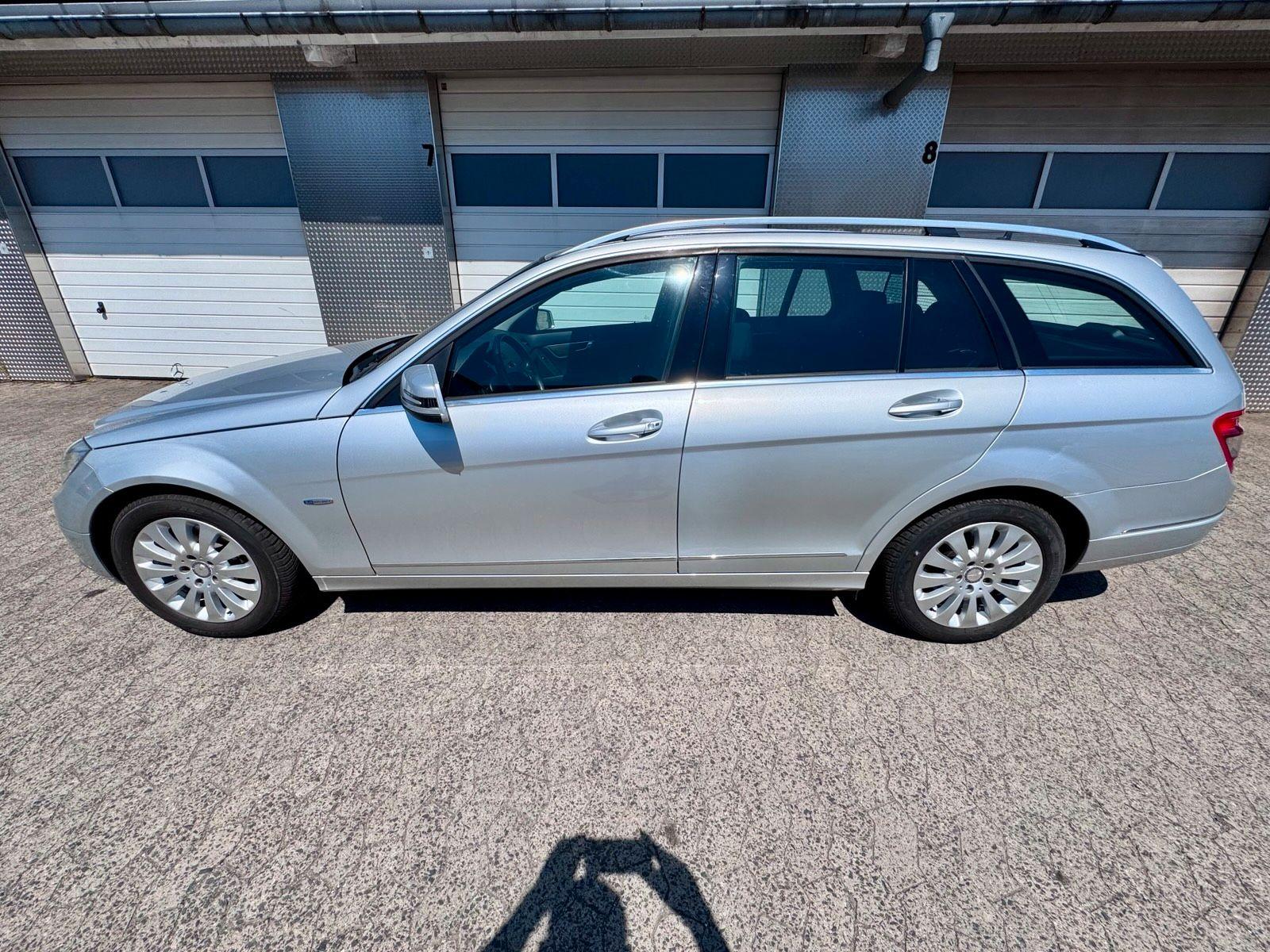 Mercedes-Benz C180 2010 — photo 5