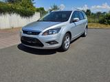 Ford Focus 1,6 Kombi mit neuem TÜV Zahnrie... - Ford Focus aus 2010: 1.6