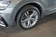VW Tiguan 2.0 TDI Highline R-Line 4Motion | Pano VW Tiguan 2.0 TDI Highline R-Line 4Motion | Pano