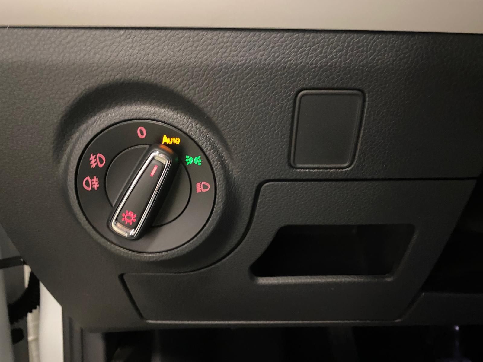 Fahrzeugabbildung SEAT Arona 1.0 TSI Xcellence+APP+NAVI+PDC+LED+TEMPOMA