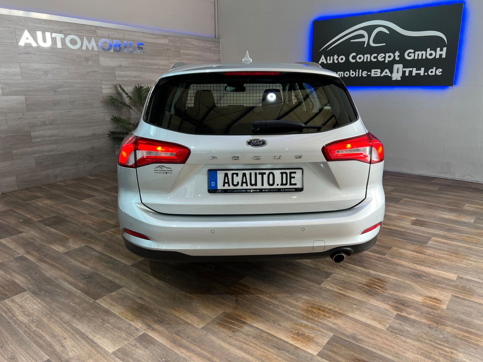Fahrzeugabbildung Ford Focus Turnier  1,5 TDCI *E-HECKKLAP *SPUR*DAB*
