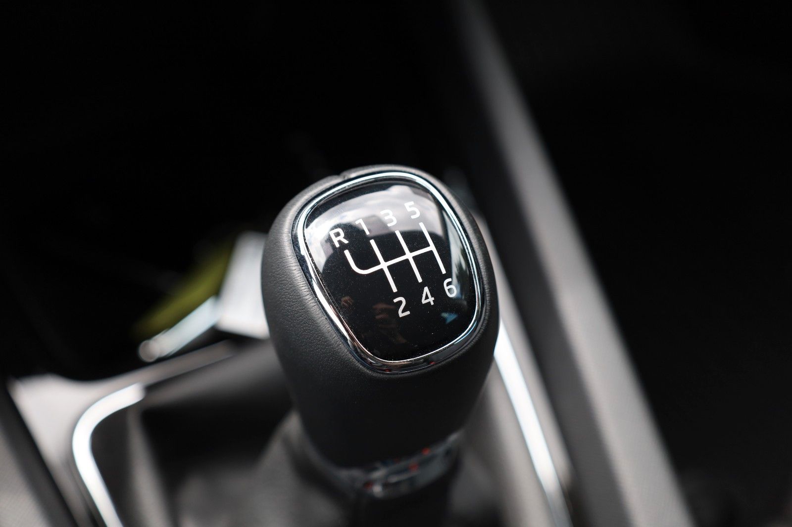Fahrzeugabbildung SKODA Octavia Combi Style *AHZV Schwenkb. *beheiz.WSS